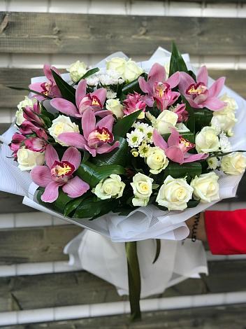Букет цветов из: Розы и Хризантемы в Боготоле