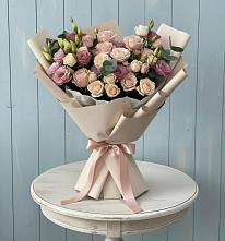 Букет цветов из:  Розы и Лизиантусы в Боготоле