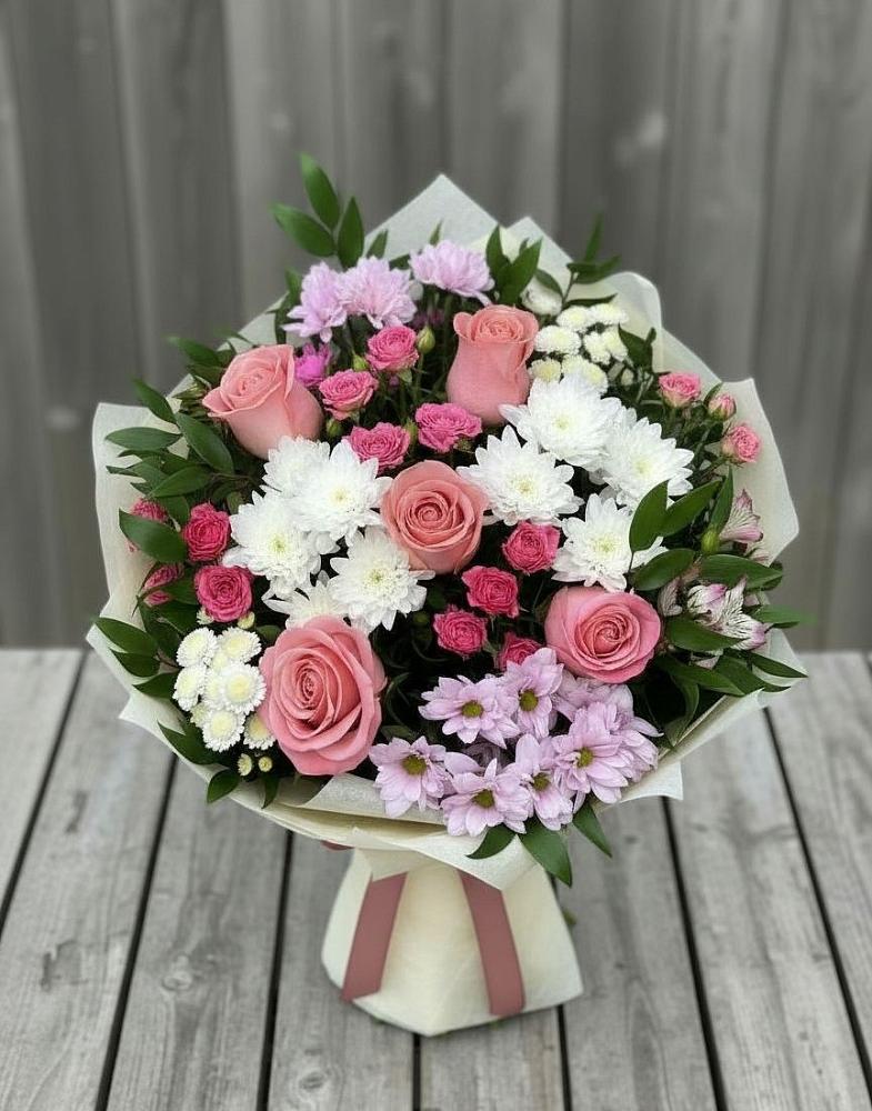 Букет цветов из: Альстромерии, Гвоздики, Розы и Хризантемы в Боготоле