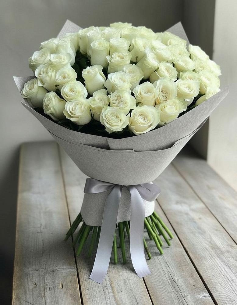 Букет 35 Белых роз в Боготоле