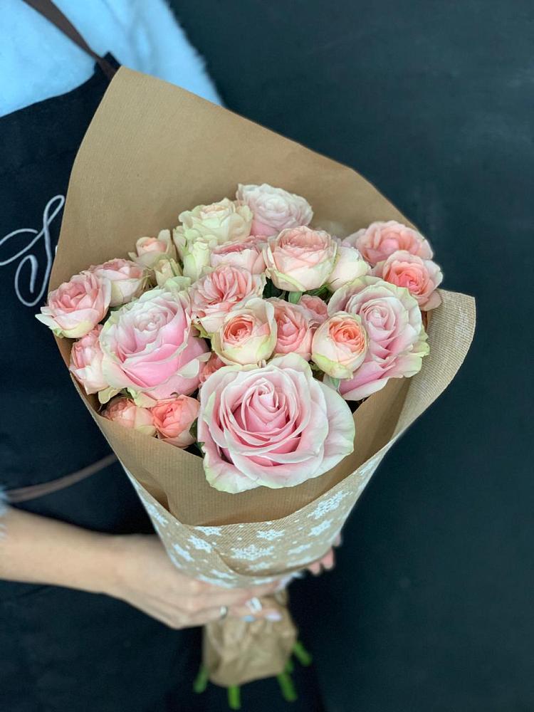 Букет цветов из: Хризантемы и Розы в Боготоле