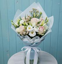 Букет цветов из:  Розы и Лизиантусы в Боготоле