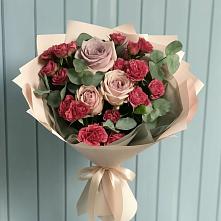 Букет цветов из:  Гвоздики и Розы в Боготоле