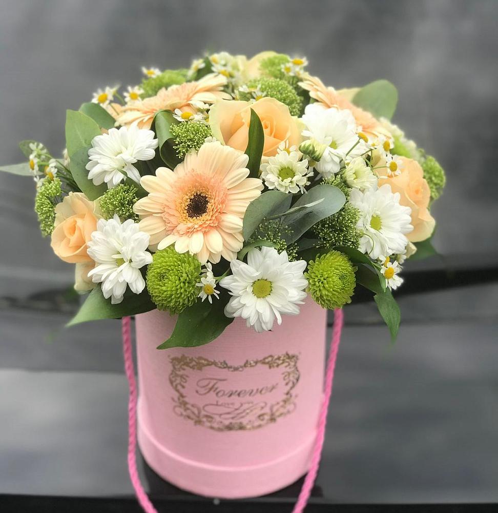 Цветочная композиция из Розы, Герберы и Хризантемы в шляпной коробке в Боготоле