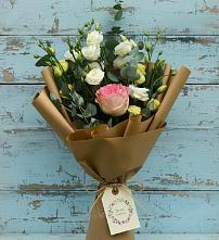 Букет цветов из:  Розы и Лизиантусы в Боготоле
