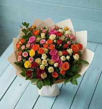Букет Микс из разноцветных кустовых роз в Боготоле